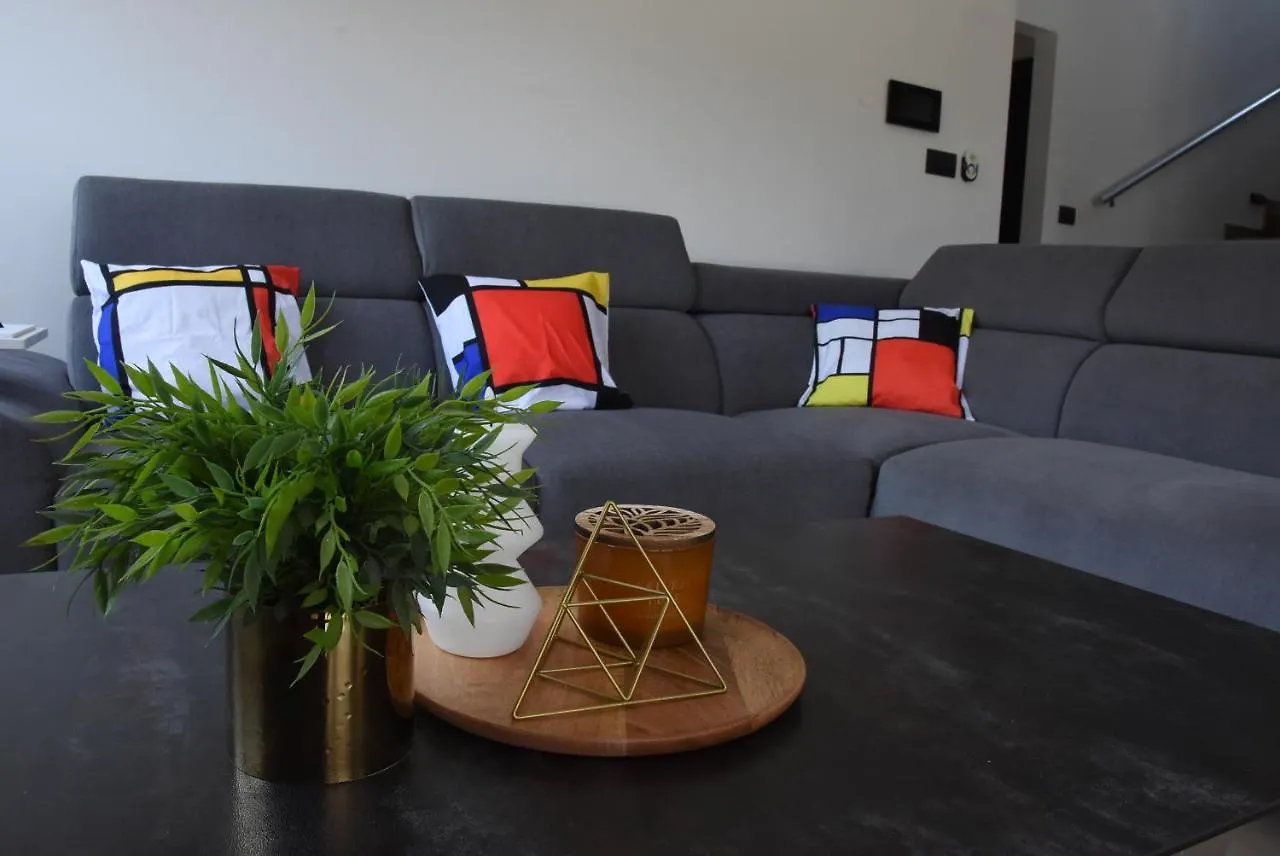 Villa Tara, 4 Bedroom Villa With Heated Pool Medulin Croatia