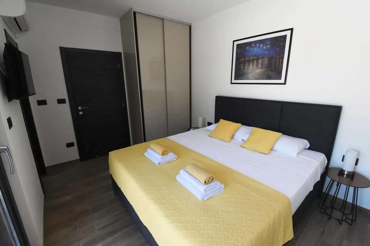 Villa Tara, 4 Bedroom Villa With Heated Pool Medulin