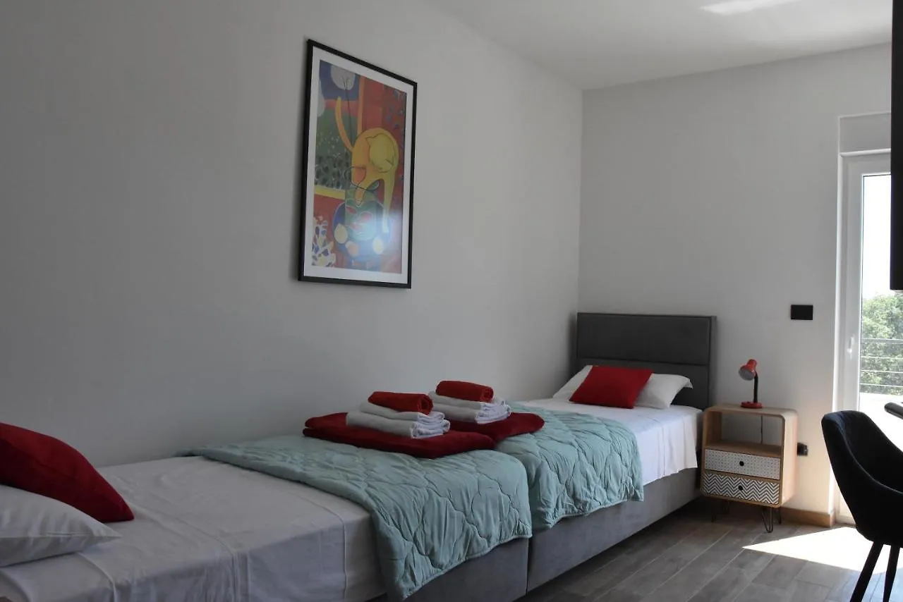 Villa Tara, 4 Bedroom Villa With Heated Pool Medulin