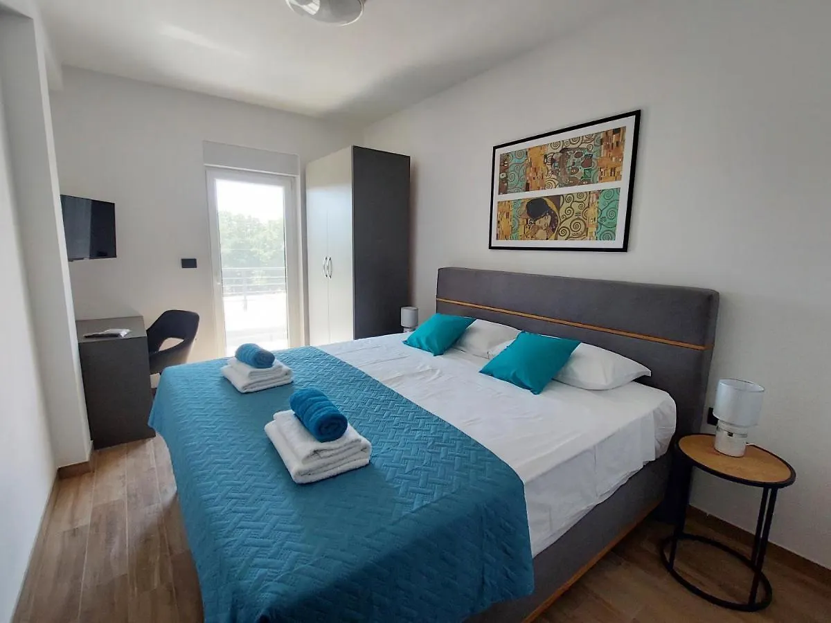 Villa Tara, 4 Bedroom Villa With Heated Pool Medulin