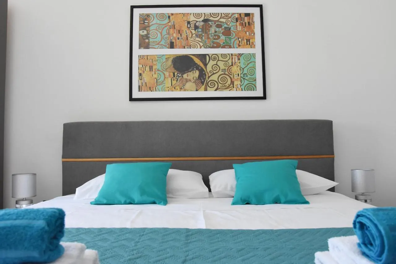 Villa Tara, 4 Bedroom Villa With Heated Pool Medulin
