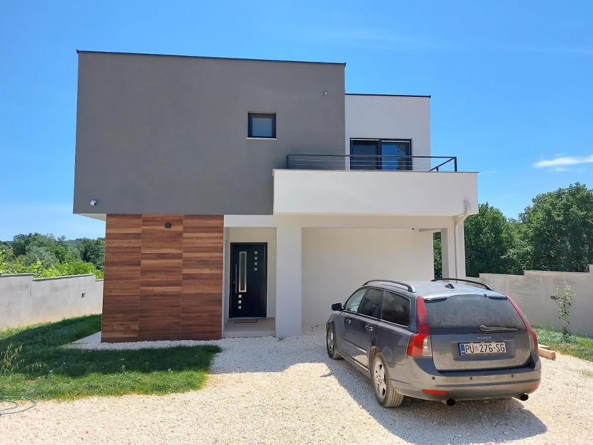 Villa Tara, 4 Bedroom Villa With Heated Pool Medulin