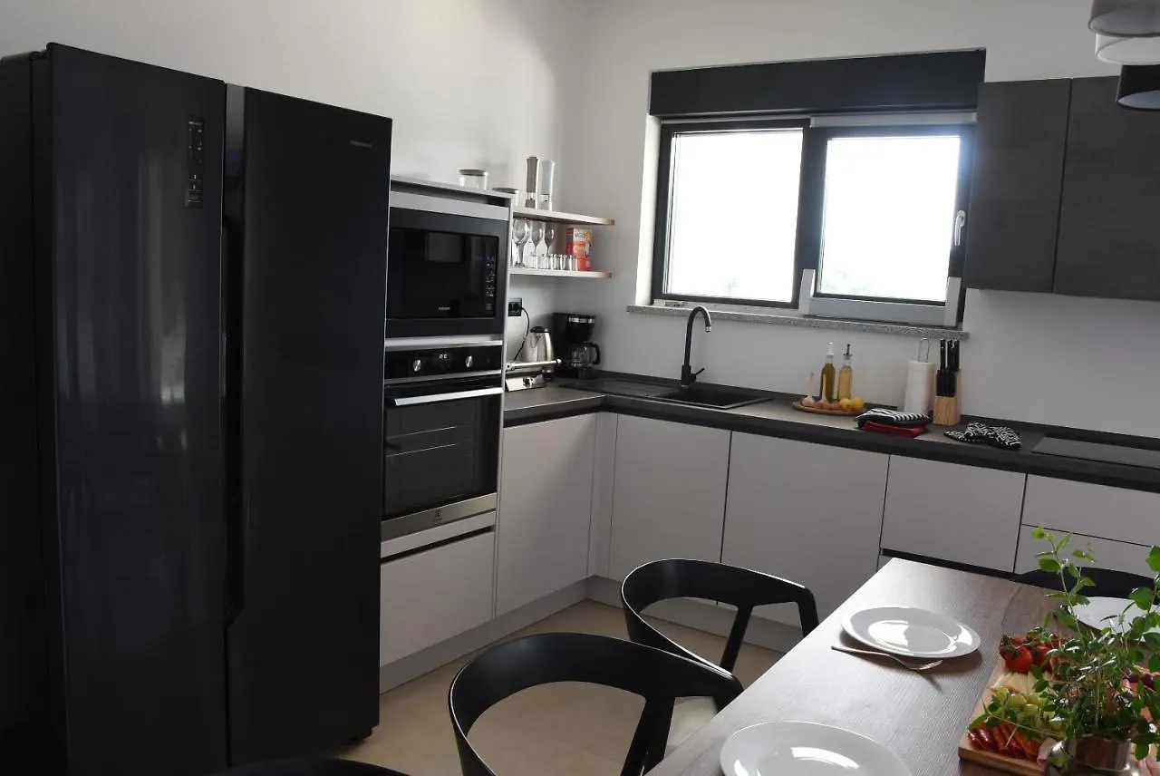 Villa Tara, 4 Bedroom Villa With Heated Pool Medulin