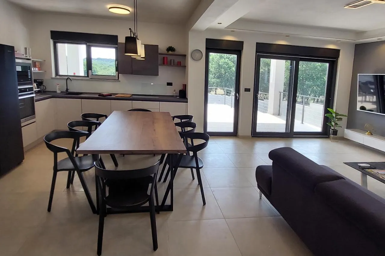 Villa Tara, 4 Bedroom Villa With Heated Pool Medulin