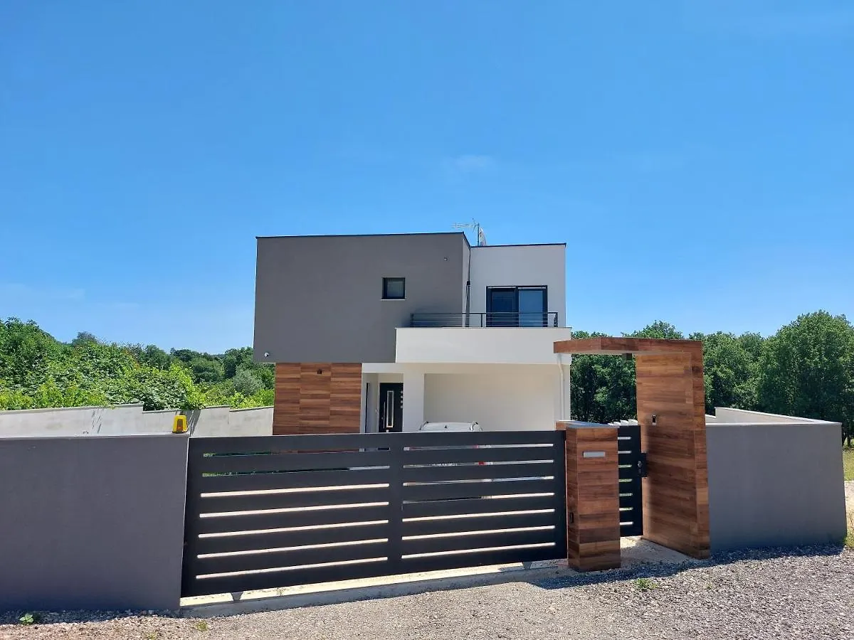 Villa Tara, 4 Bedroom Villa With Heated Pool Medulin Croatia