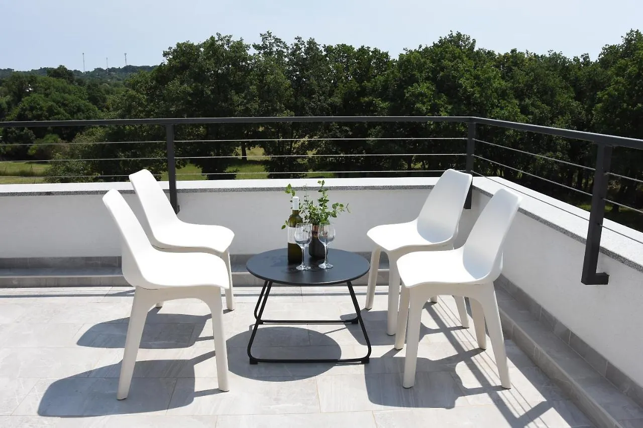 Villa Tara, 4 Bedroom Villa With Heated Pool Medulin 0*,
