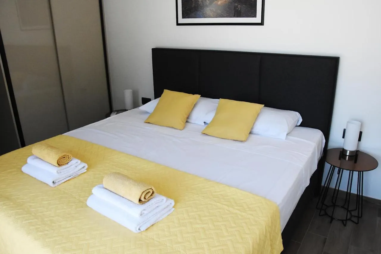 Villa Tara, 4 Bedroom Villa With Heated Pool Medulin