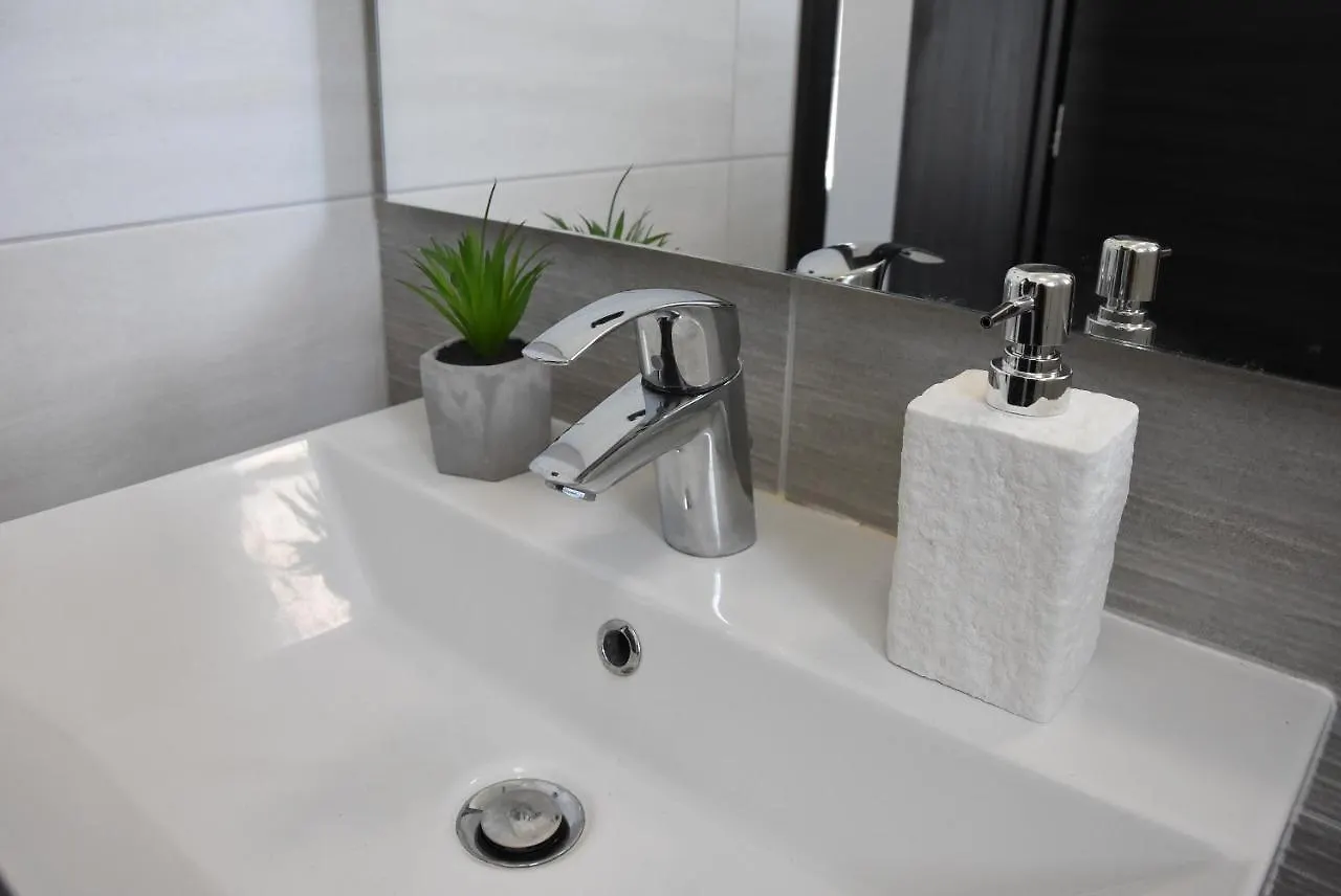 Villa Tara, 4 Bedroom Villa With Heated Pool Medulin