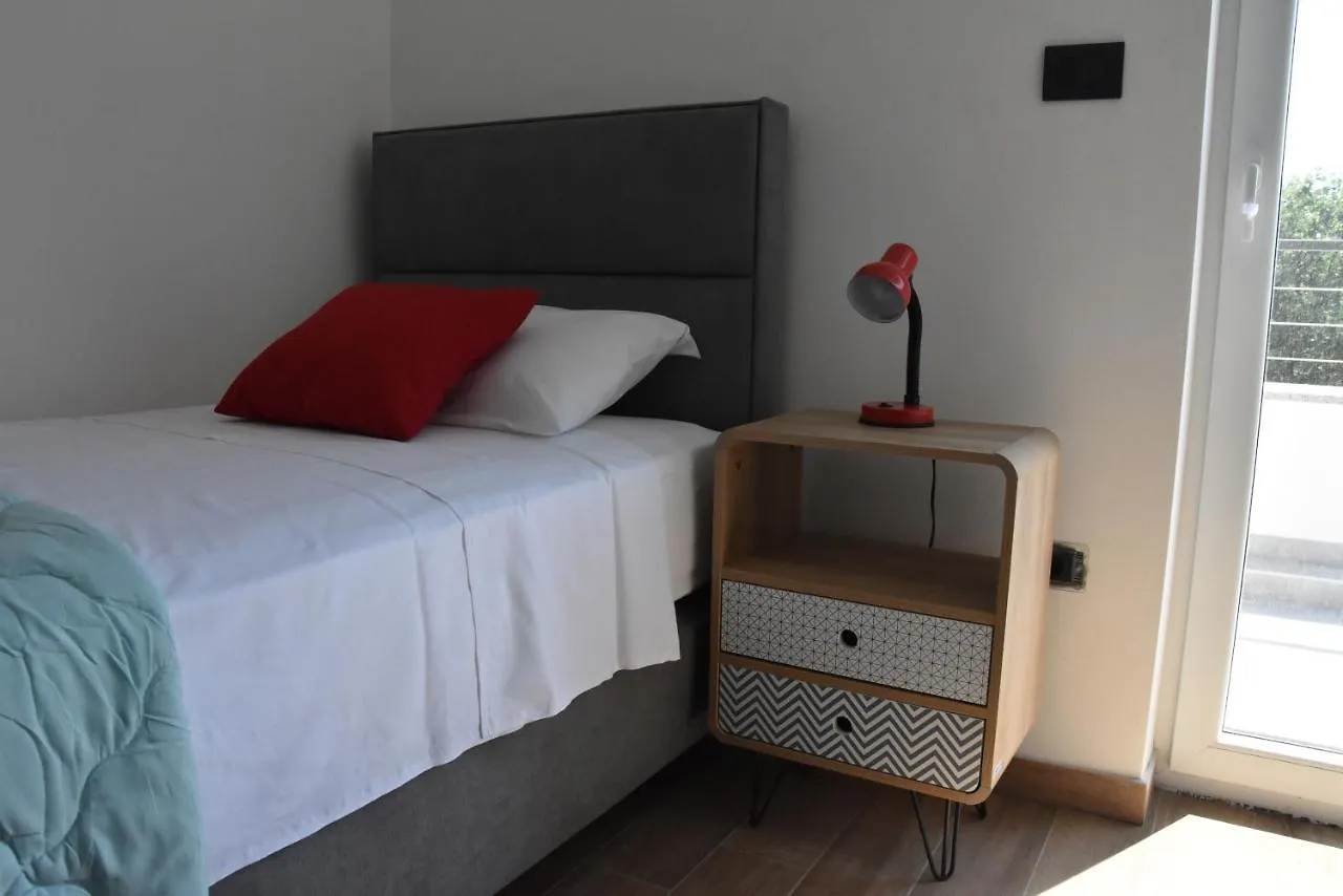 Villa Tara, 4 Bedroom Villa With Heated Pool Medulin 0*,